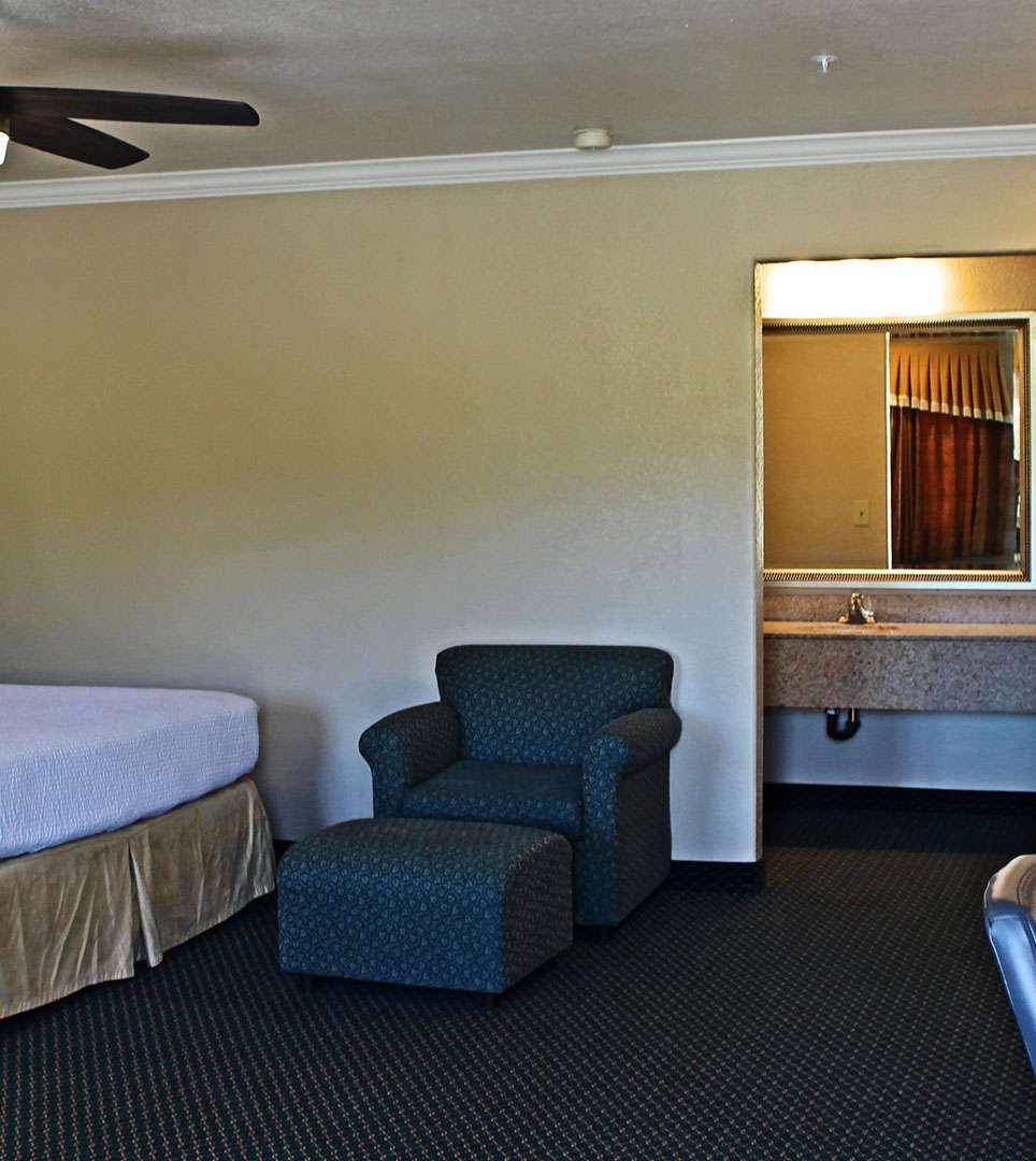 TAKE A CLOSER LOOK AT OUR PROPERTY AND GUEST ROOMS