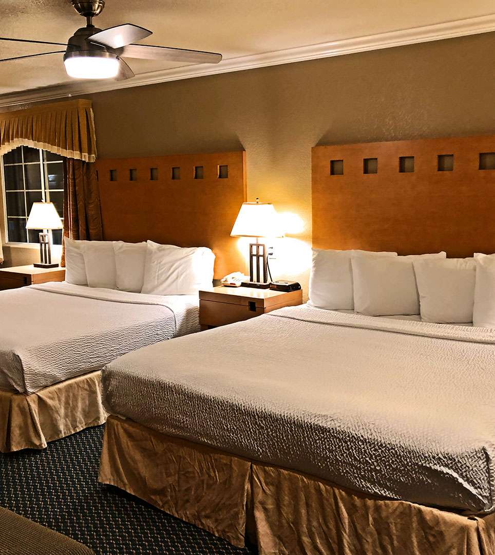 LAKE POINT LODGE OFFERS COMFORTABLE AND SPACIOUS GUESTROOMS FOR EVERY BUDGET