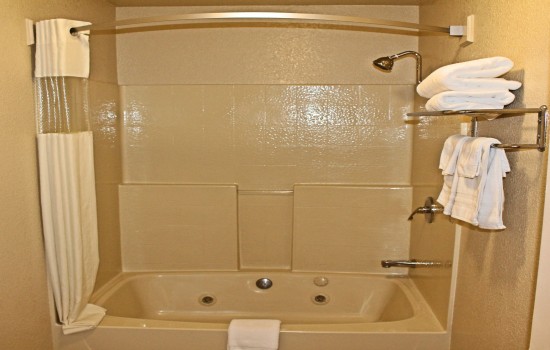 Lake Point Lodge - All Mini-Suite Bathtub