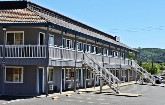 Lake Point Lodge - Exterior - Boat Parking Area