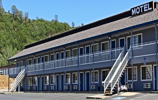 Lake Point Lodge - Exterior - facing Restaurant 2